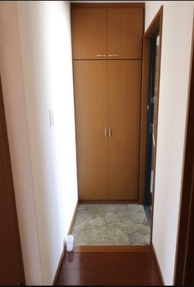 サンモールA 玄関