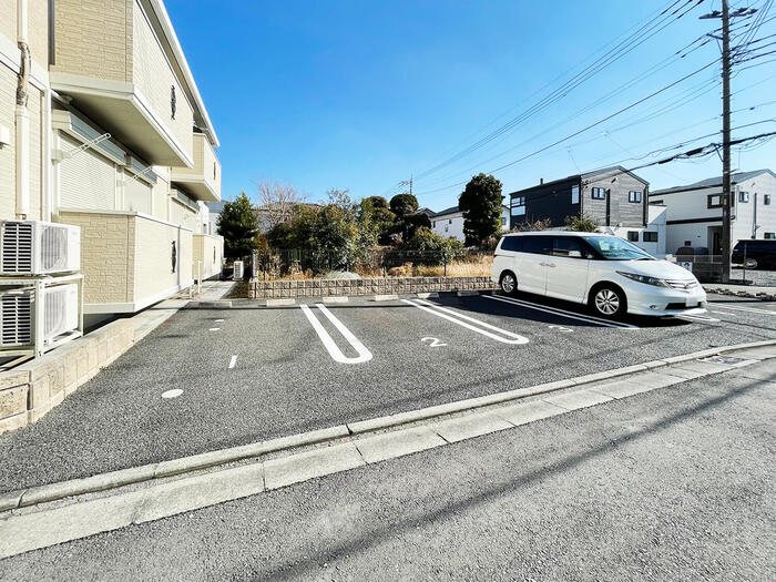 ハウスオブライフ 駐車場