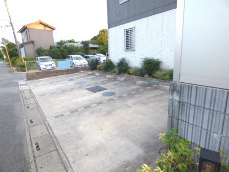 ヴァンベール 駐車場