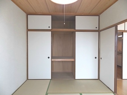 クレセントハイツ 収納