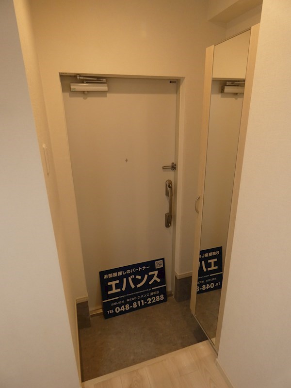 プランドール浦和仲町 玄関