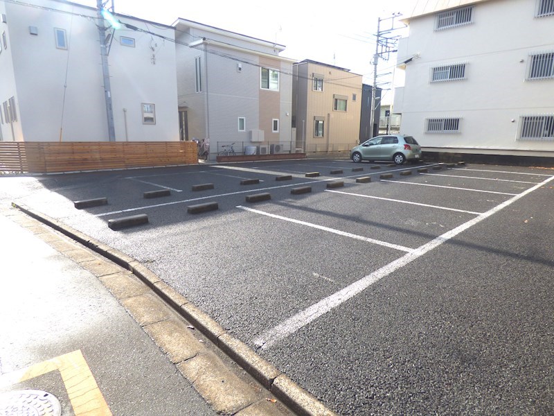 ハイムバードコール 駐車場