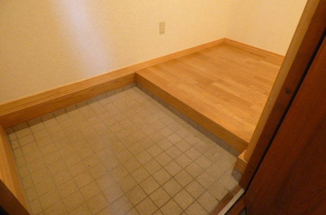 安行領根岸戸建 玄関