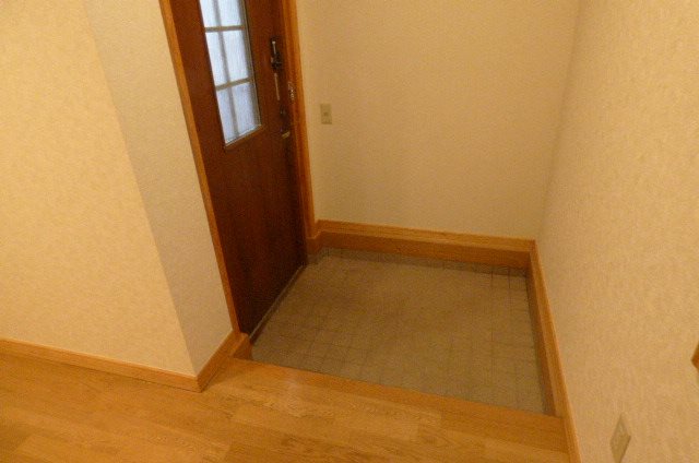 安行領根岸戸建 玄関