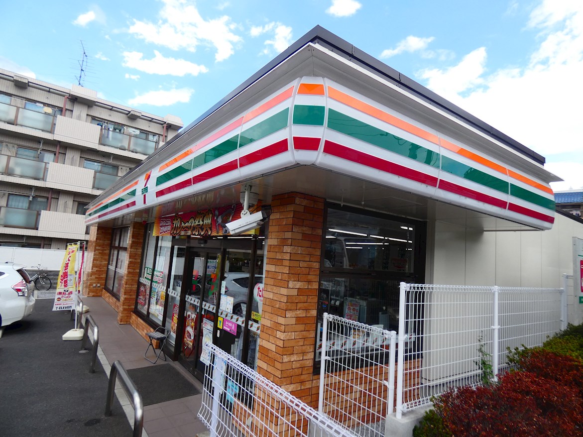 エクセラン南浦和 コンビニ