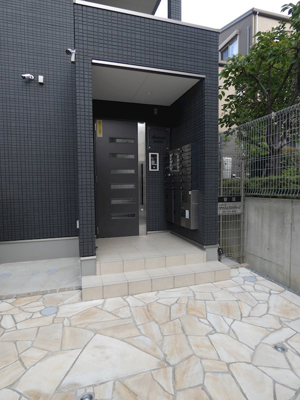 アクシーズ浦和東岸町 エントランス