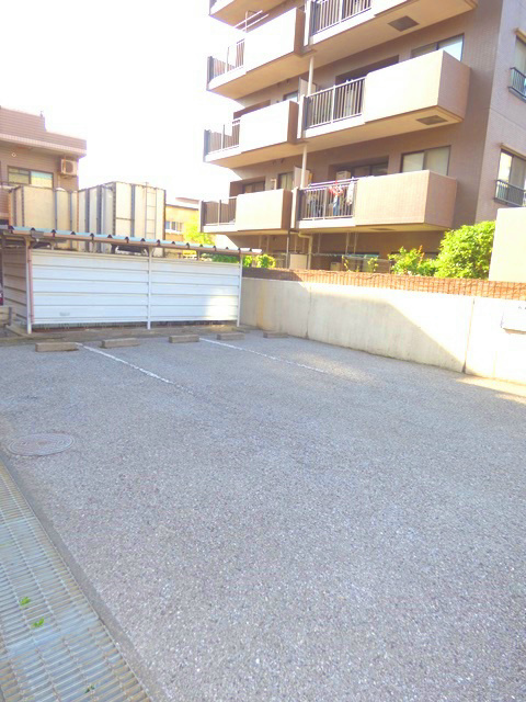 リヴィエール　Ⅰ 駐車場