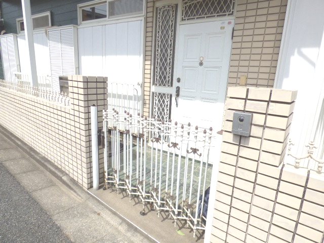 光映ハイツ 玄関