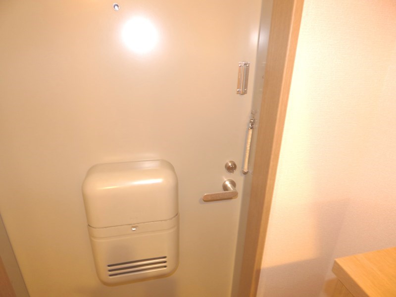 メゾンプランタン 玄関
