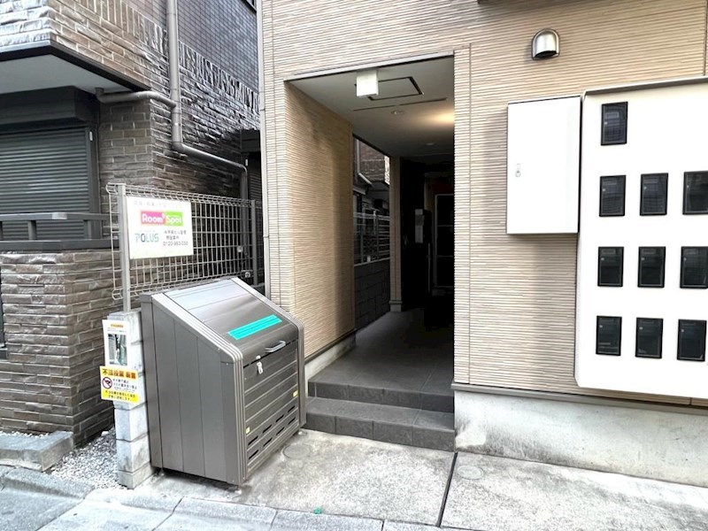 グラスハウス エントランス
