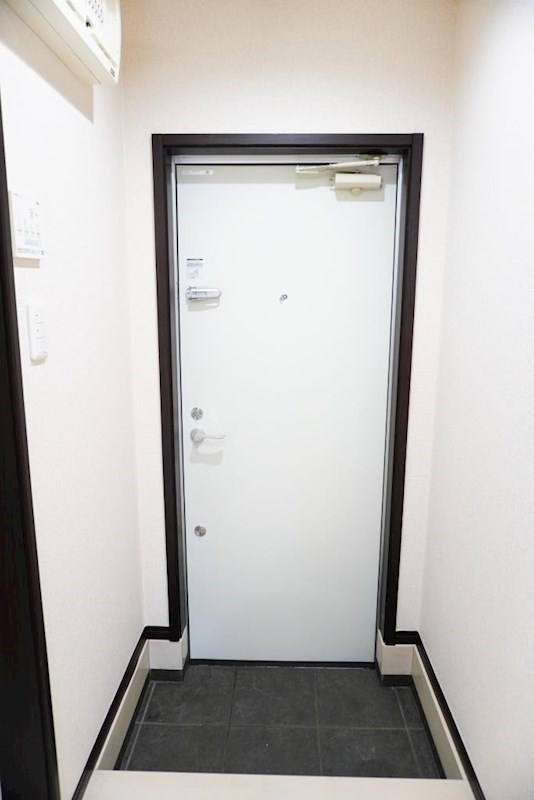 グラスハウス 玄関