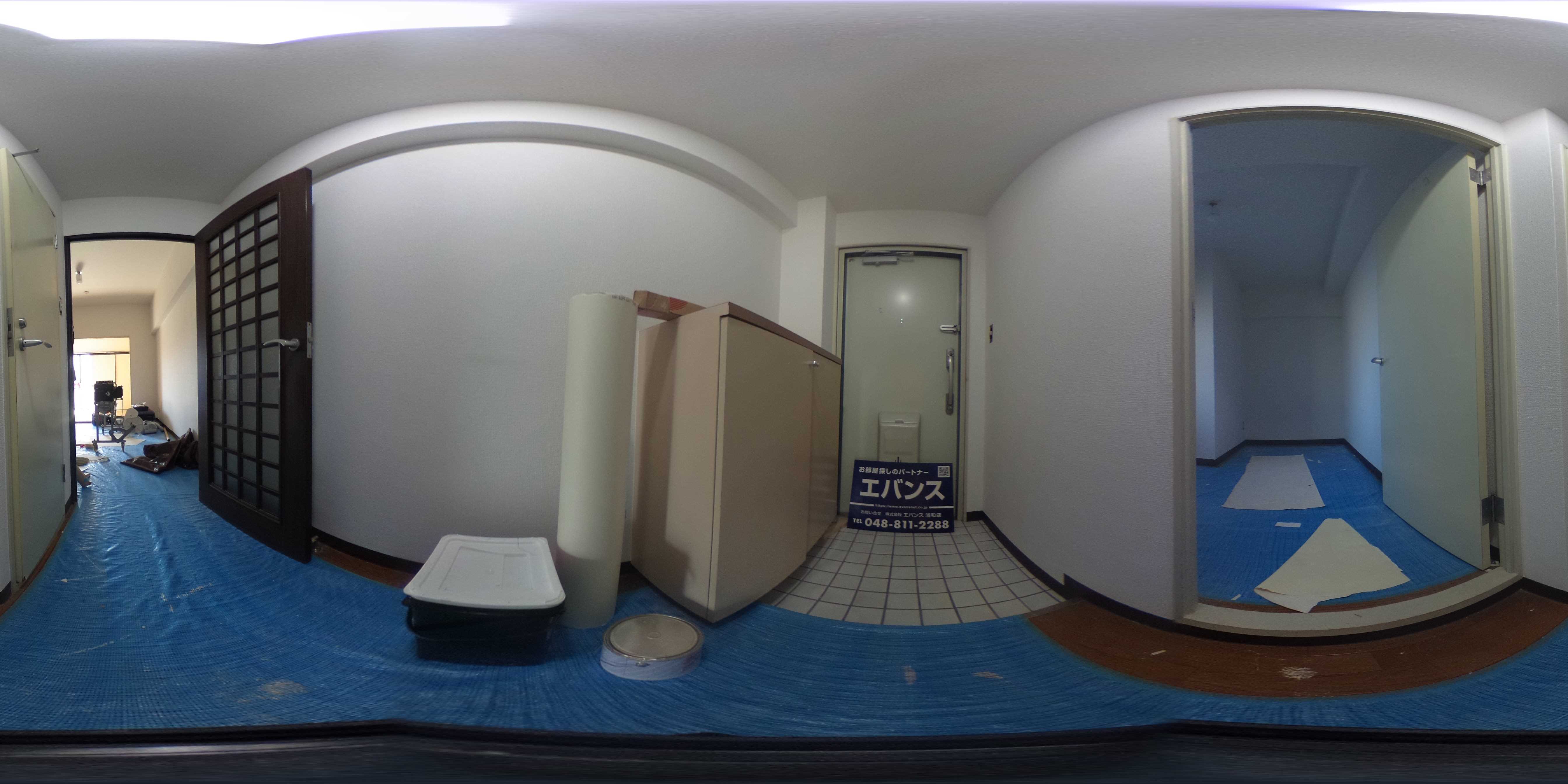 クレスト南浦和弐番館  玄関