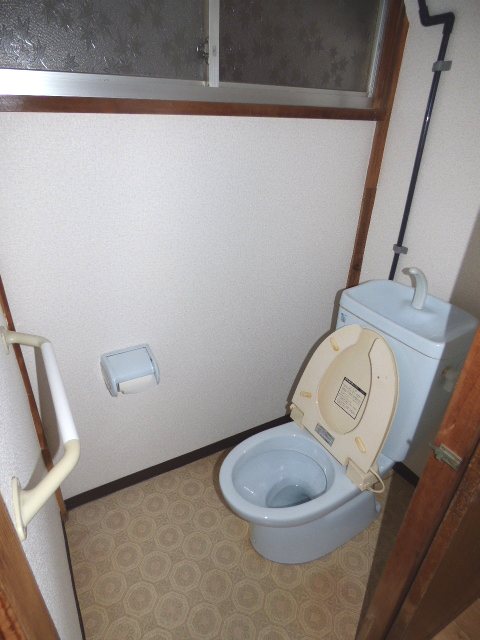 前川2丁目貸家 トイレ