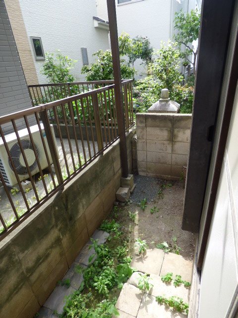 前川2丁目貸家 庭