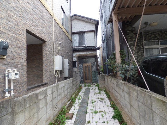 前川2丁目貸家 エントランス