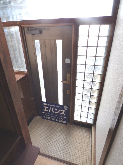 前川2丁目貸家 玄関