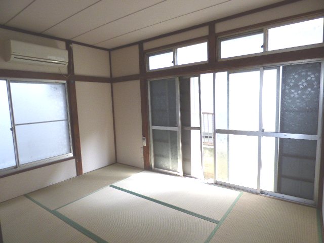 前川2丁目貸家 リビング