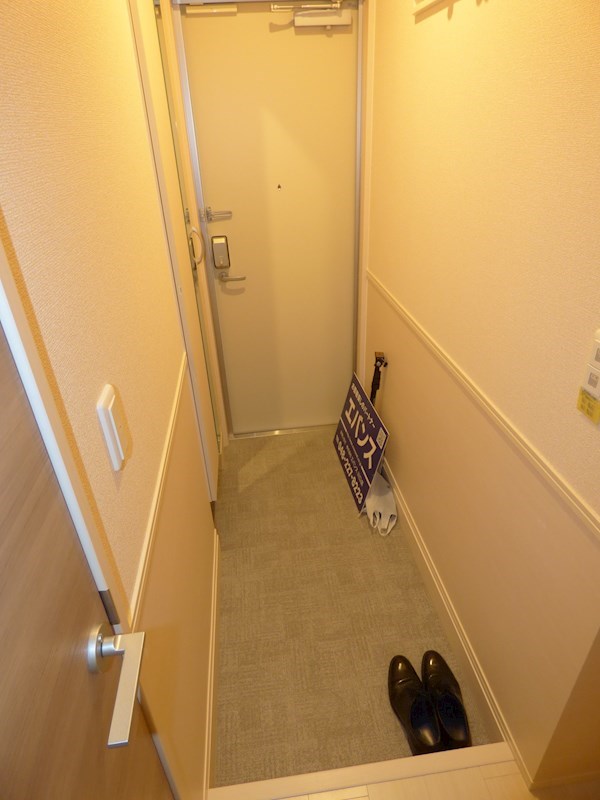 エスフロイデ 玄関