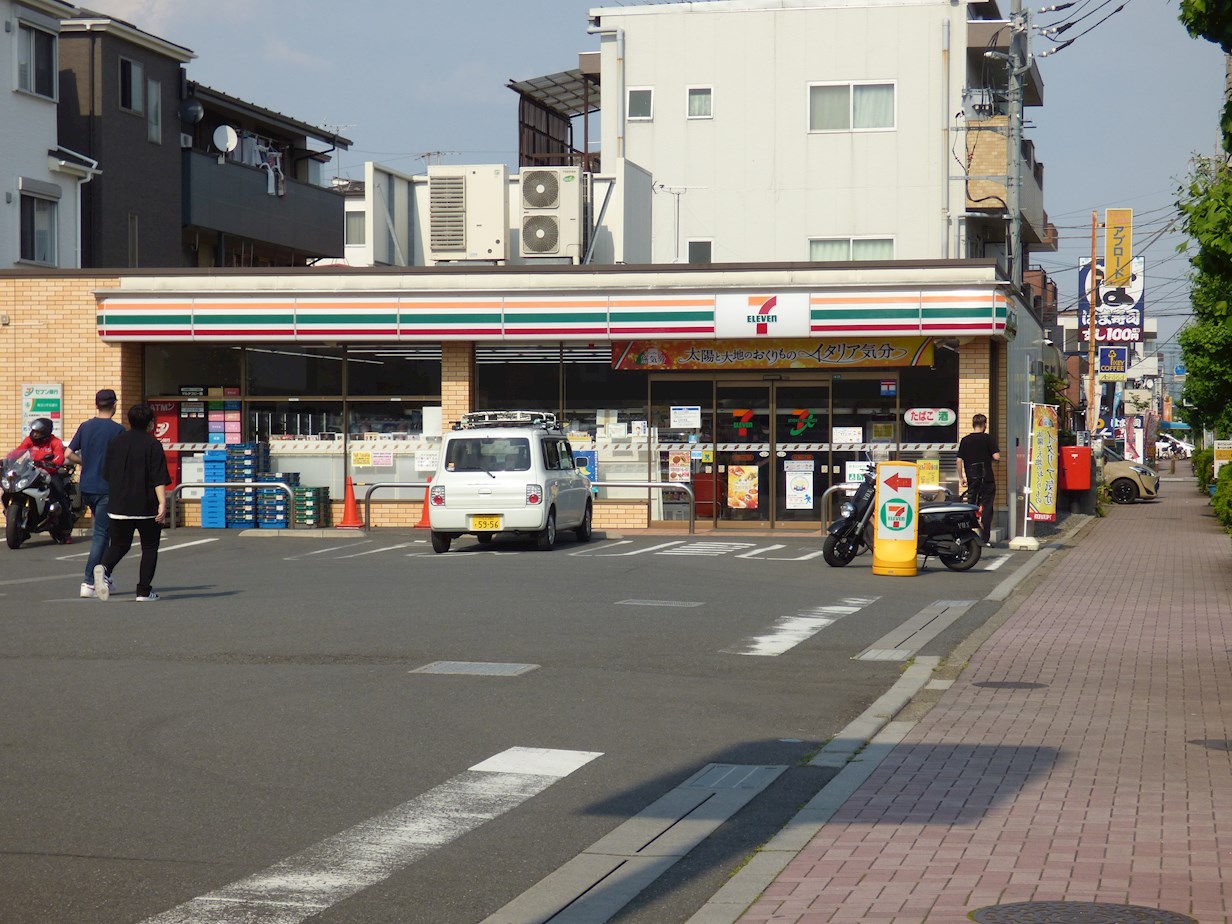 いずみ コンビニ