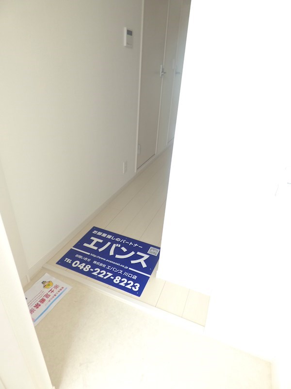 リブリ・エステラ 玄関