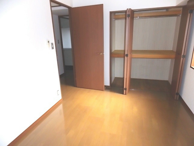 バーディーテラス仲町 収納