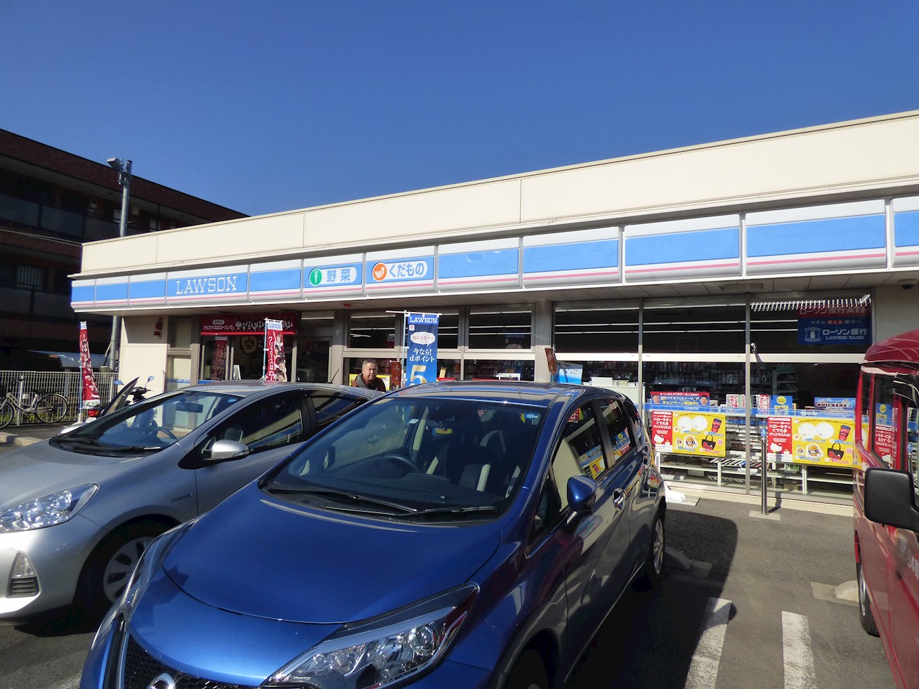 プリムヴェール　十五番館 コンビニ