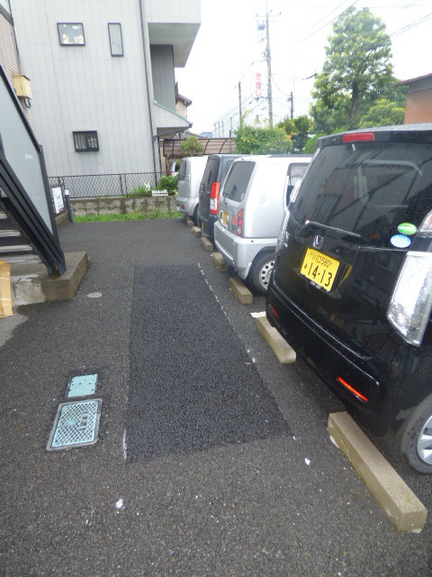 コーワハイム 駐車場
