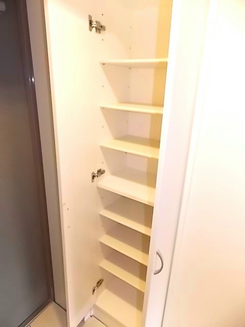 アトラスカーロ浦和常盤弐番館 収納