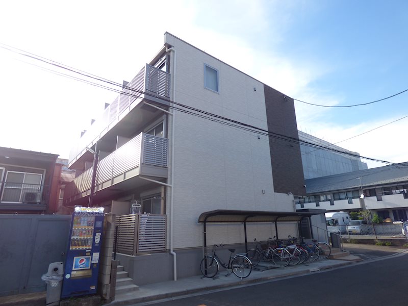 アウティス 外観