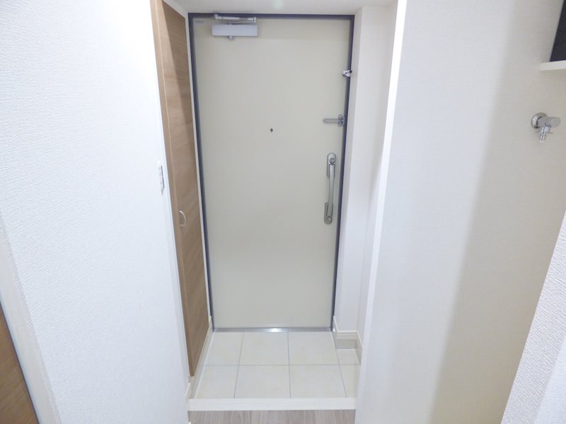 アルファコート西川口19 玄関