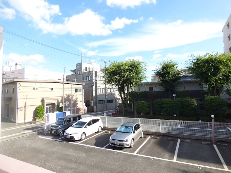 クレールN 駐車場