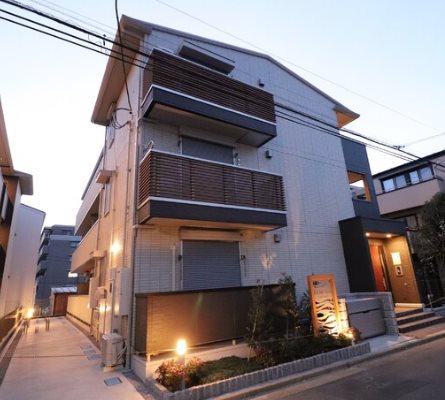 シダーカーサ 外観