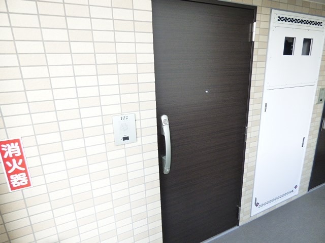 アルファコート蕨２ 玄関
