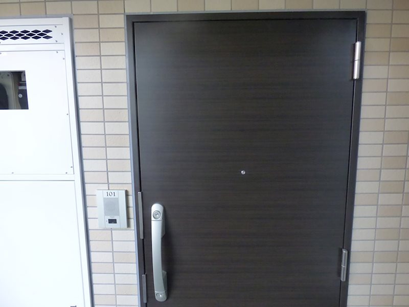 アルファコート蕨２ 玄関