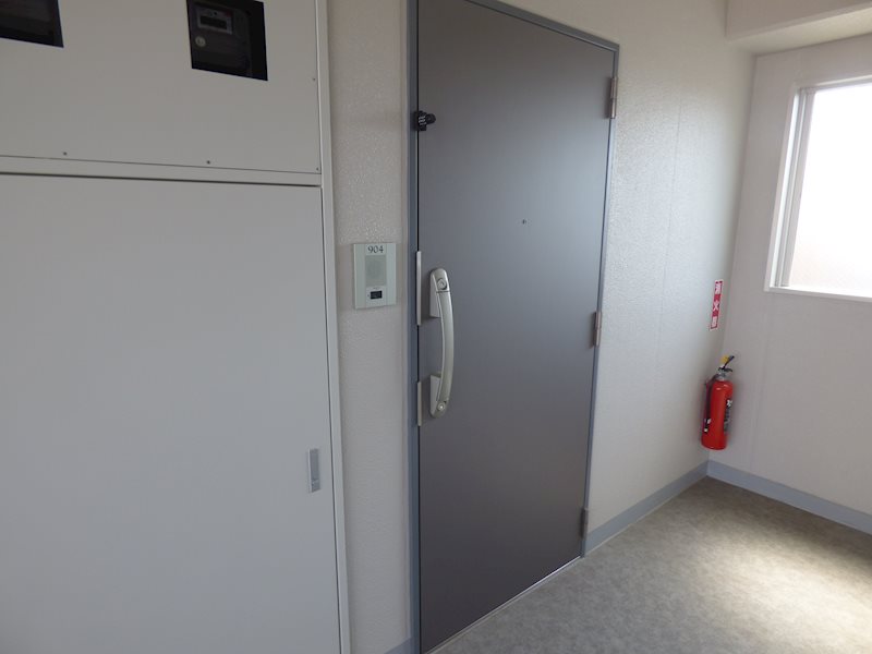 アルファコート西川口23 玄関
