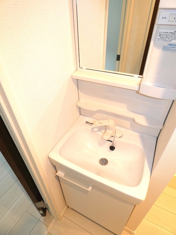 ヴィラ川口西青木 洗面所