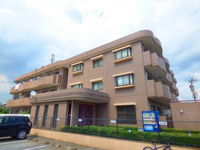 アドリエンヌ川口 外観
