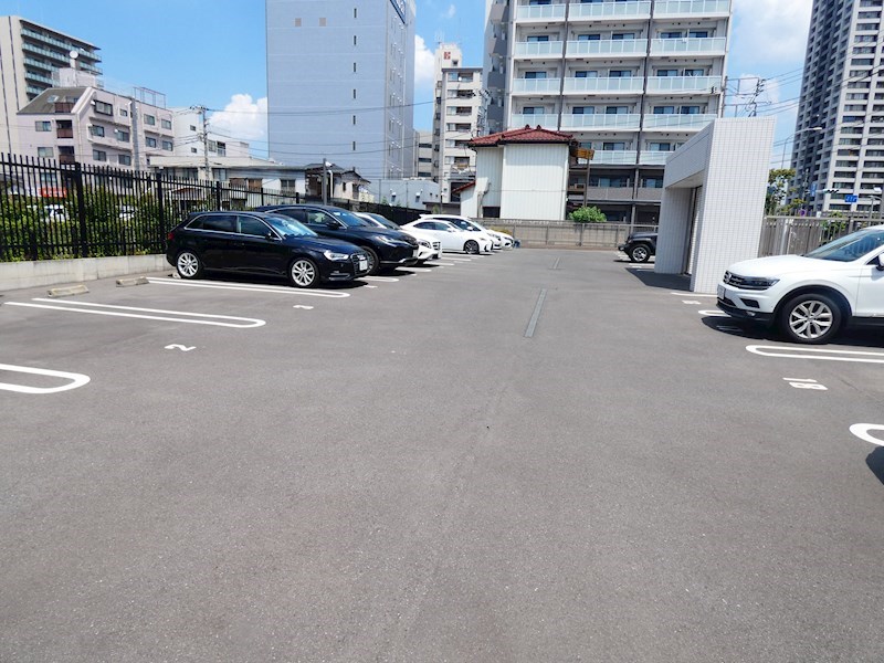 ソレイユ上落合 駐車場