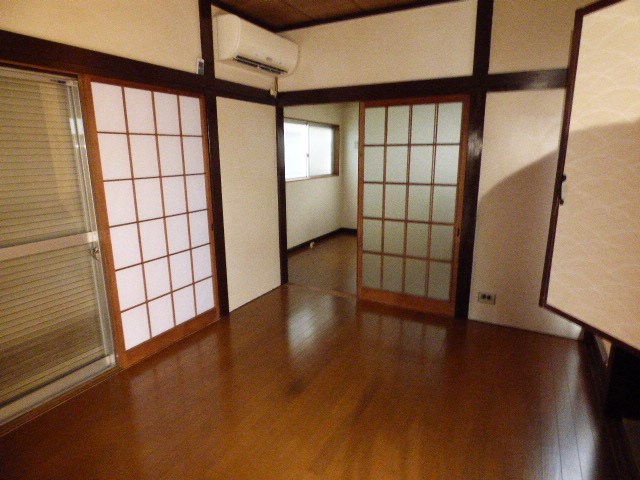 川口市安行領根岸住宅 リビング