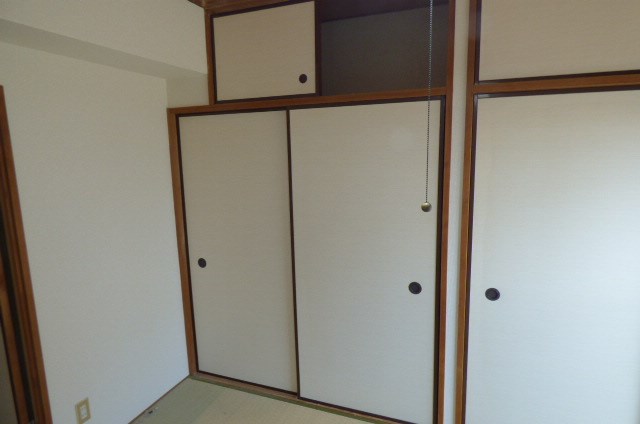 ＳＫハイツ芝新町 収納