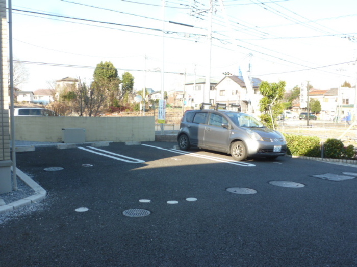 ラフレ仲道Ｆ 駐車場