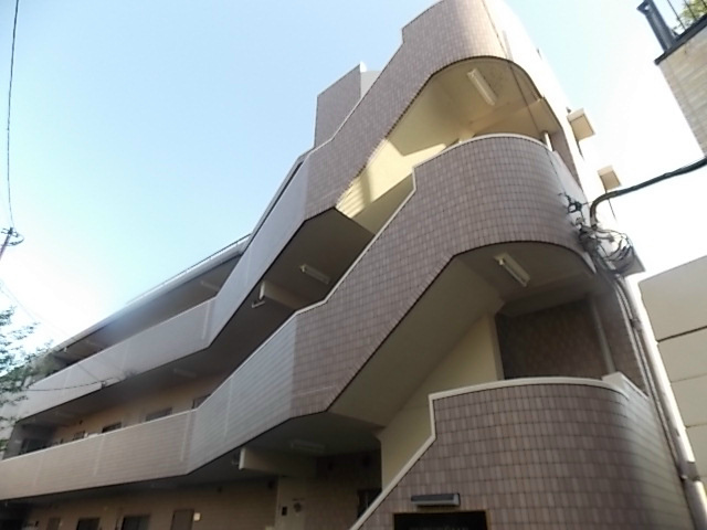 シュプレーム 外観