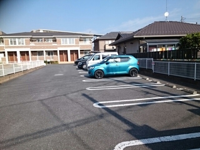 ミニョン・ジェルメ 駐車場
