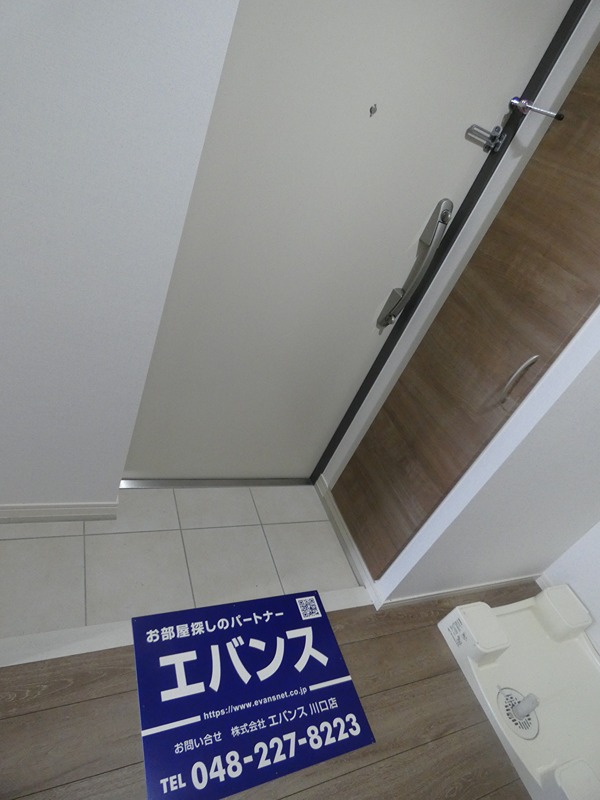 アルファコート蕨５ 玄関