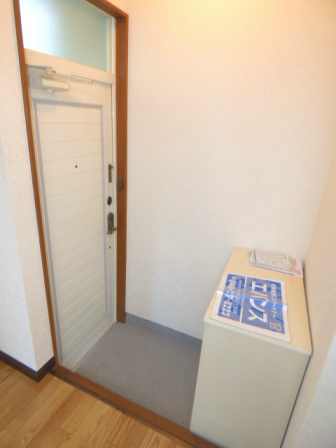 アゼリアコート 玄関