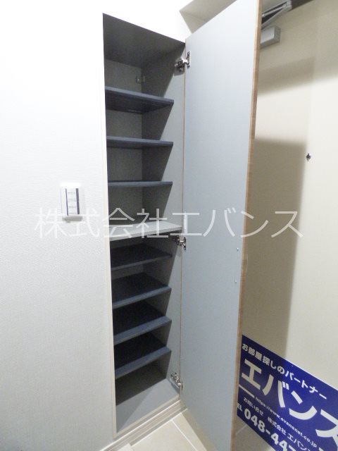 アルファコート蕨7 収納