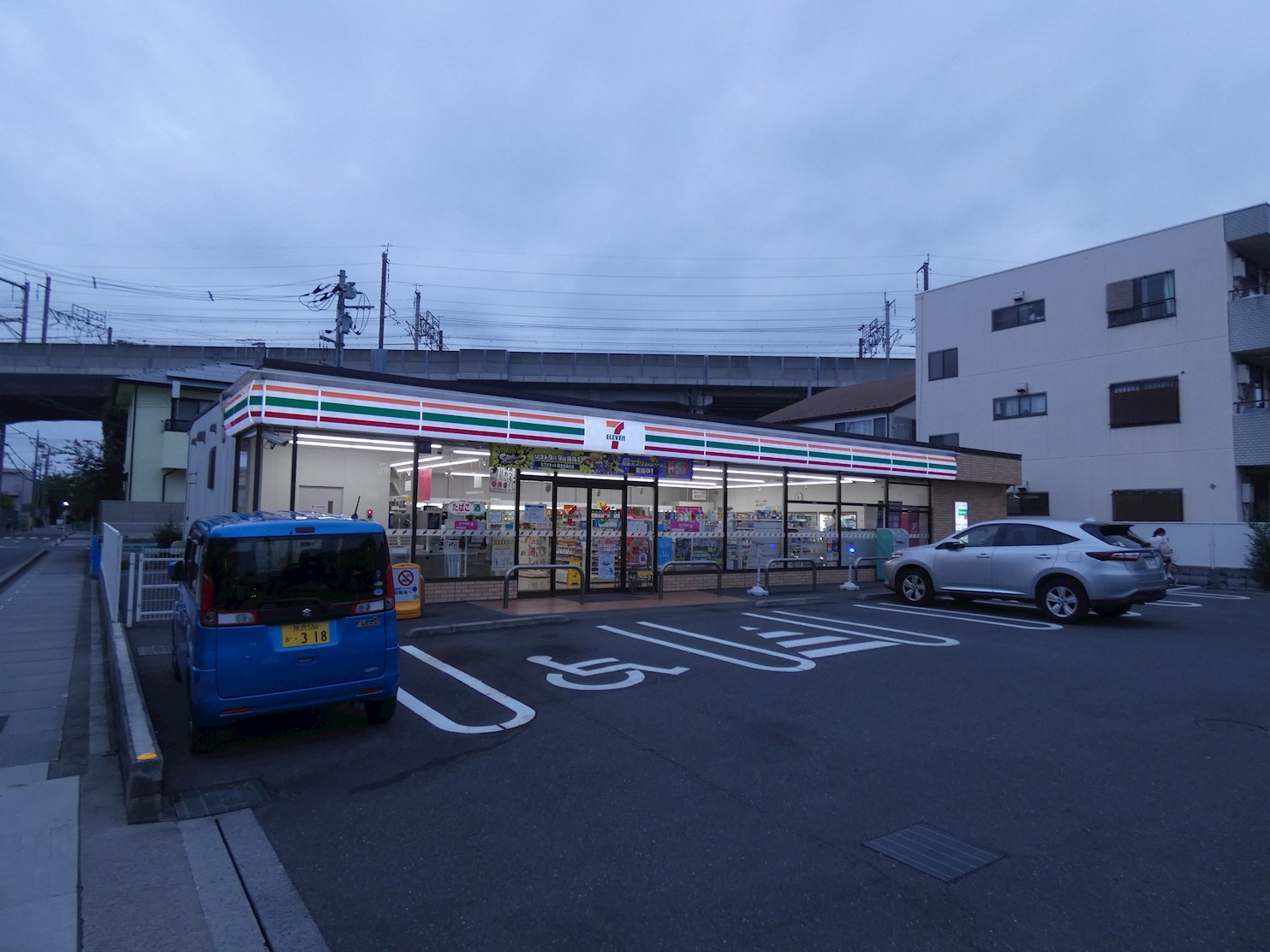 ＡＯＢＡハイツ コンビニ