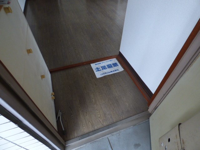 ビレッジ高 玄関