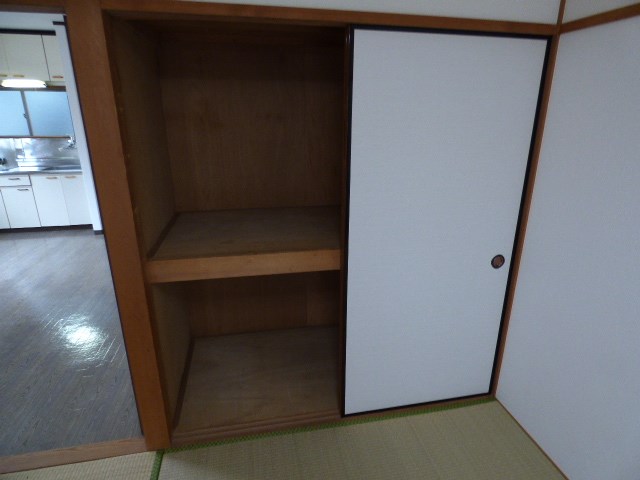 ビレッジ高 収納