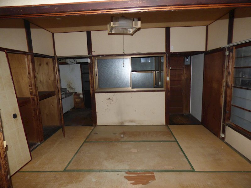 前上町貸家北 リビング